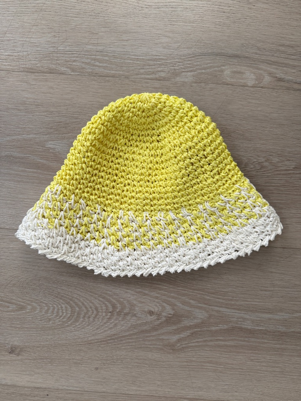 Kulani Kinis women’s crochet yellow and white bucket hat